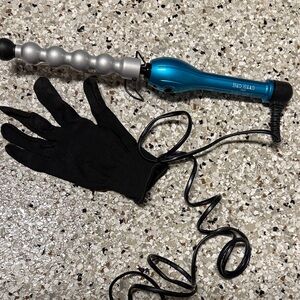 BedHead Vibrant Blue and Silver Curling Wand…. Never used !